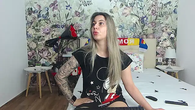 RoseDiamond06 online show from 26, 6, 2026