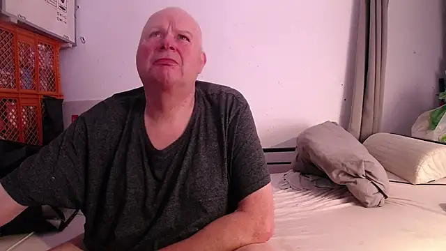 Snapshot of Vandrino chatting on 18, 10, 2025 Vandrino online show from 18, 10, 2025