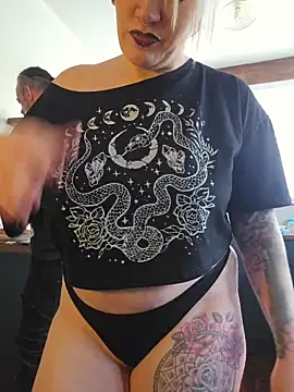 Snapshot of PinkTheHawk chatting on 19, 10, 2025 PinkTheHawk online show from 19, 10, 2025