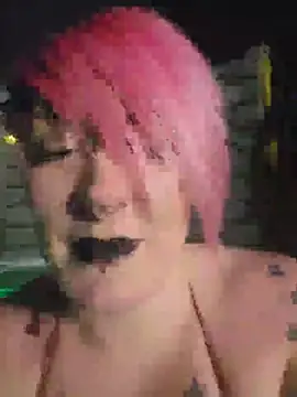 Snapshot of PinkTheHawk chatting on 15, 5, 2026 PinkTheHawk online show from 15, 5, 2026