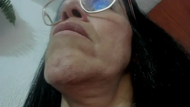 Snapshot of girasol_walton chatting on 25, 9, 2025 girasol walton online show from 25, 9, 2025