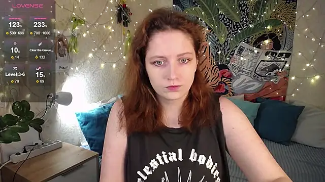 Snapshot of Dexy_Red chatting on 8, 10, 2025 Dexy Red online show from 8, 10, 2025