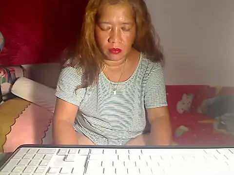 Snapshot of wethornypussy4u chatting on 1, 2, 2026 wethornypussy4u online show from 1, 2, 2026