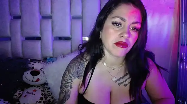 chelaqueen  online show from 8, 1, 2025