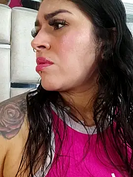 chelaqueen  online show from 4, 12, 2025