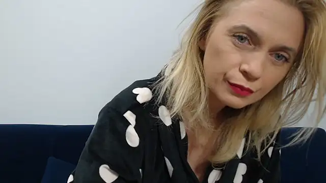Snapshot of MysticCreature chatting on 6, 10, 2025 MysticCreature online show from 6, 10, 2025