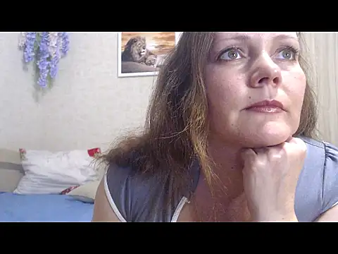 Snapshot of SheLion chatting on 9, 10, 2025 SheLion online show from 9, 10, 2025