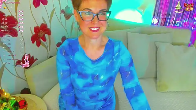 Snapshot of JennAlison chatting on 5, 12, 2025 JennAlison online show from 5, 12, 2025