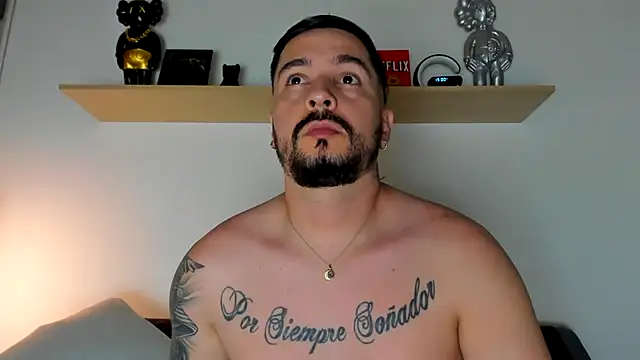 Snapshot of camilo_restrepo21 chatting on 11, 1, 2025 camilo restrepo21 online show from 11, 1, 2025