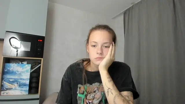 Snapshot of why_again_me chatting on 13, 9, 2025 why again me online show from 13, 9, 2025