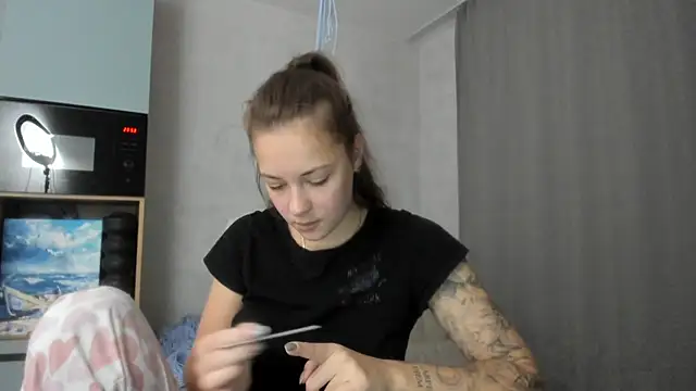 Snapshot of why_again_me chatting on 31, 10, 2025 why again me online show from 31, 10, 2025