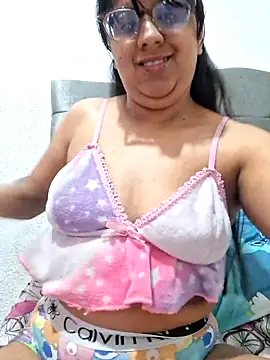 Snapshot of ZaidaWet chatting on 7, 5, 2026 ZaidaWet online show from 7, 5, 2026