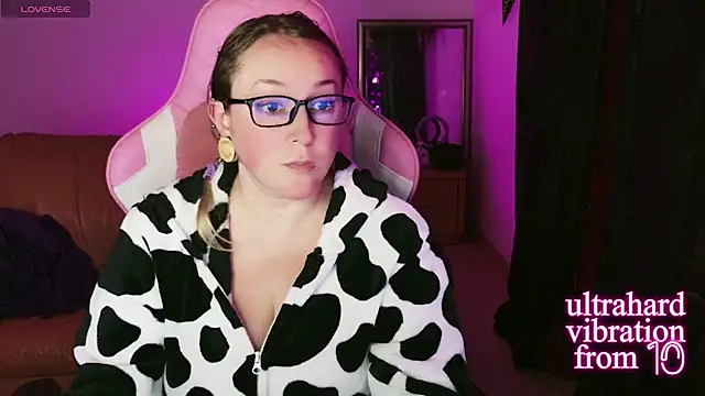 kisicaxx online show from 1, 1, 2025