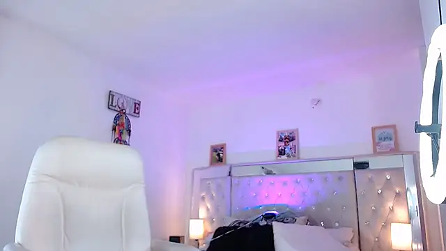 hollythomson online show from 16, 1, 2025