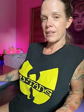 mommyselenafit  online show from 6, 3, 2026