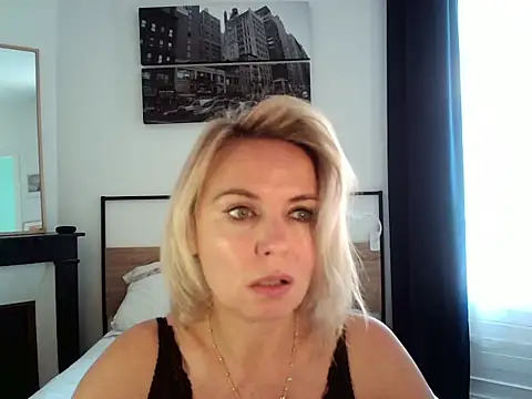 Snapshot of ADreamLady chatting on 19, 9, 2025 ADreamLady online show from 19, 9, 2025