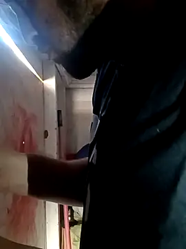 Snapshot of N8daMac chatting on 24, 9, 2025 N8daMac online show from 24, 9, 2025