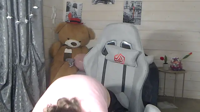 RubiLakros online show from 28, 11, 2025