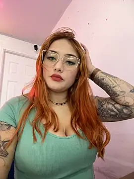 Snapshot of Tulipa_ chatting on 4, 3, 2025 Tulipa online show from 4, 3, 2025