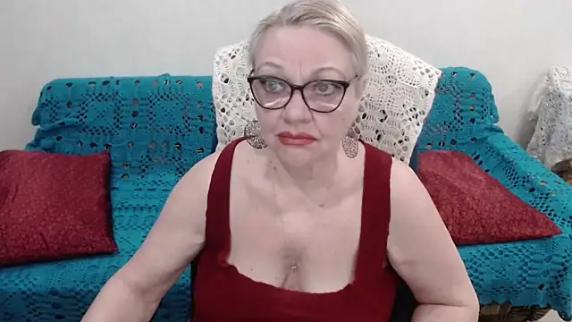 Snapshot of xHoneyLadyx chatting on 14, 5, 2026 xHoneyLadyx online show from 14, 5, 2026