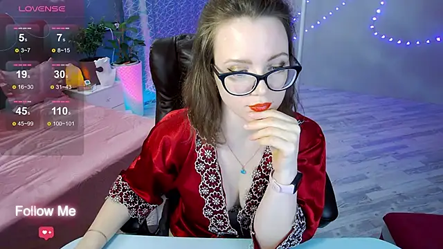 Snapshot of AngelaWhiti chatting on 3, 2, 2025 AngelaWhiti online show from 3, 2, 2025