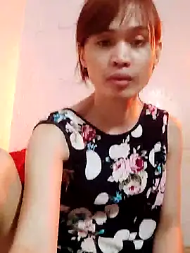 Snapshot of QueenSoreal chatting on 5, 2, 2025 QueenSoreal online show from 5, 2, 2025