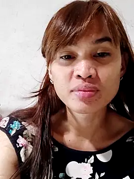 Snapshot of QueenSoreal chatting on 8, 9, 2025 QueenSoreal online show from 8, 9, 2025