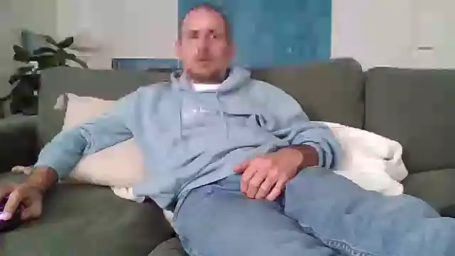 verylargecock online show from 15, 9, 2025