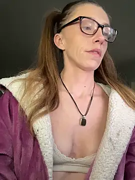 Snapshot of Heidi_Harper chatting on 3, 1, 2025 Heidi Harper online show from 3, 1, 2025