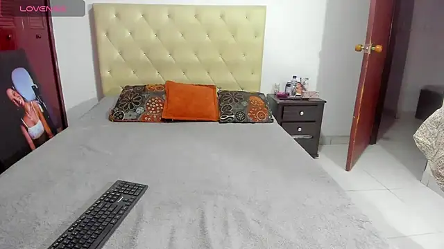 Snapshot of LUISSA_ chatting on 11, 4, 2026 LUISSA online show from 11, 4, 2026