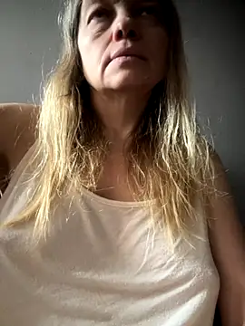 Snapshot of Susanel chatting on 17, 10, 2025 Susanel online show from 17, 10, 2025