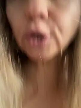 Snapshot of Susanel chatting on 1, 11, 2025 Susanel online show from 1, 11, 2025