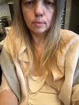 Snapshot of Susanel chatting on 28, 11, 2025 Susanel online show from 28, 11, 2025