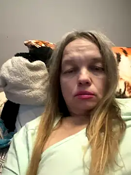 Snapshot of Susanel chatting on 16, 12, 2025 Susanel online show from 16, 12, 2025