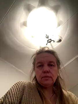 Snapshot of Susanel chatting on 19, 12, 2025 Susanel online show from 19, 12, 2025