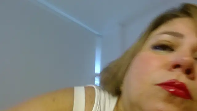 Snapshot of bella_savati chatting on 9, 1, 2025 bella savati online show from 9, 1, 2025