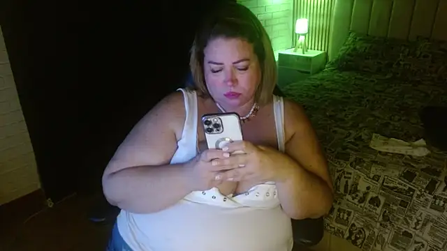 Snapshot of bella_savati chatting on 7, 2, 2025 bella savati online show from 7, 2, 2025