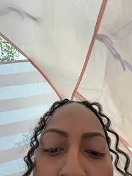 Snapshot of ChocolateTingz chatting on 8, 4, 2026 ChocolateTingz online show from 8, 4, 2026