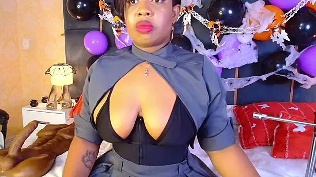 Snapshot of CaseyMoon chatting on 25, 10, 2025 CaseyMoon online show from 25, 10, 2025