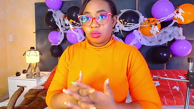 Snapshot of CaseyMoon chatting on 27, 10, 2025 CaseyMoon online show from 27, 10, 2025