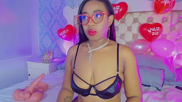 Snapshot of CaseyMoon chatting on 14, 2, 2026 CaseyMoon online show from 14, 2, 2026