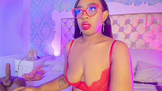 Snapshot of CaseyMoon chatting on 1, 4, 2026 CaseyMoon online show from 1, 4, 2026