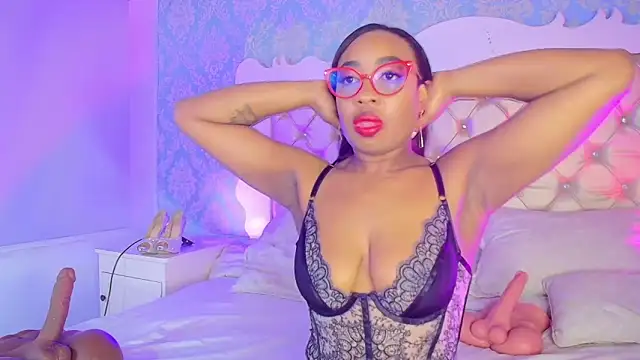 Snapshot of CaseyMoon chatting on 2, 4, 2026 CaseyMoon online show from 2, 4, 2026