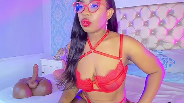 Snapshot of CaseyMoon chatting on 7, 4, 2026 CaseyMoon online show from 7, 4, 2026