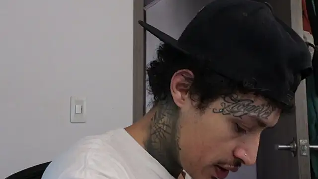 Snapshot of trieone chatting on 12, 9, 2025 trieone online show from 12, 9, 2025