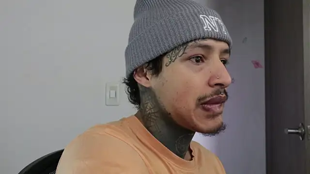 Snapshot of trieone chatting on 15, 9, 2025 trieone online show from 15, 9, 2025