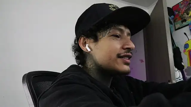 Snapshot of trieone chatting on 14, 10, 2025 trieone online show from 14, 10, 2025