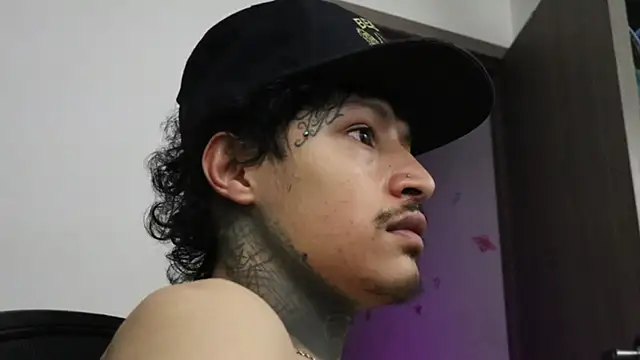 Snapshot of trieone chatting on 16, 10, 2025 trieone online show from 16, 10, 2025