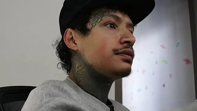 Snapshot of trieone chatting on 20, 10, 2025 trieone online show from 20, 10, 2025