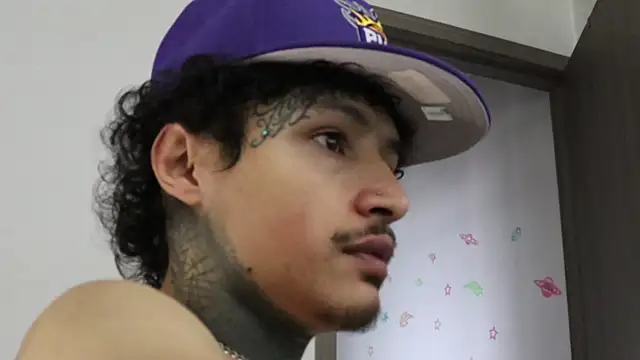 Snapshot of trieone chatting on 22, 10, 2025 trieone online show from 22, 10, 2025